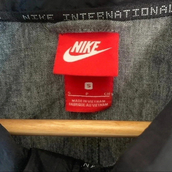 Nike International Gray Zip Up Jacket Size Small - Picture 13 of 15